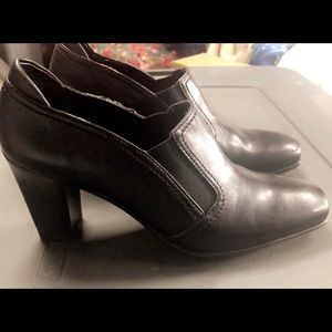 Franco Sarto ankle booties
